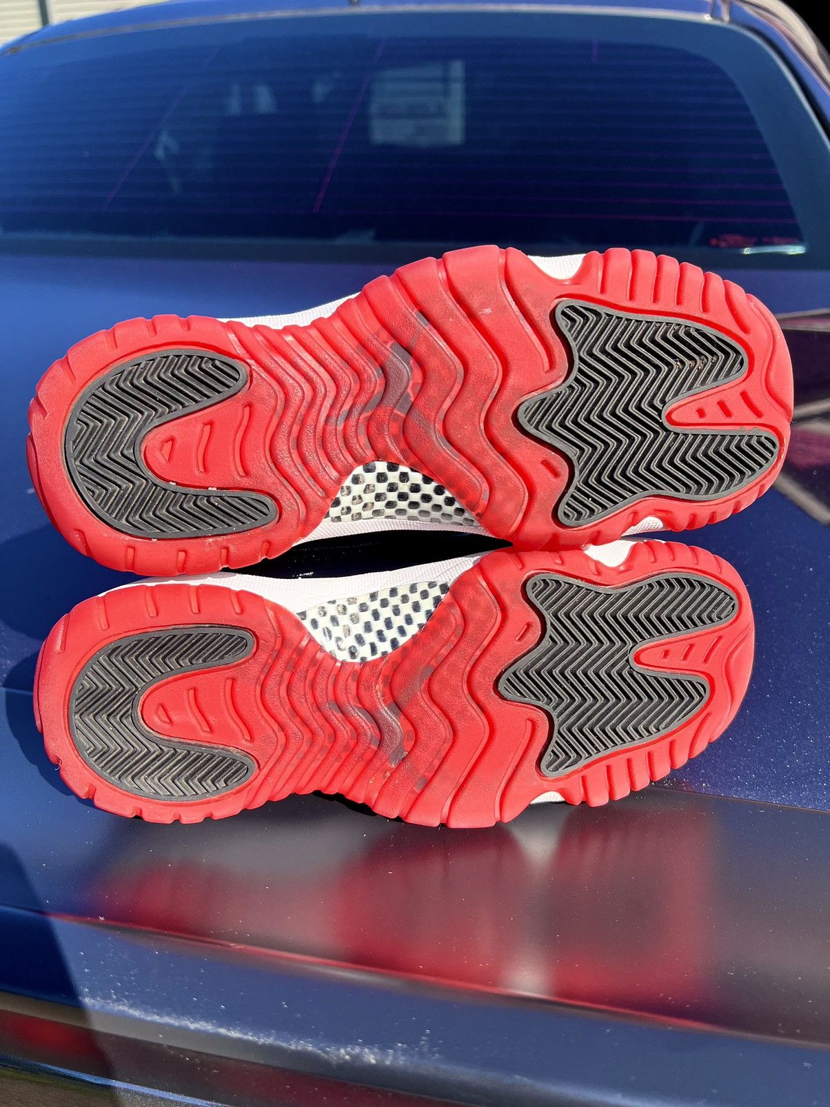 Jordan Brand × Nike Jordan 11 Retro Playoffs Bred (2019) (GS) Size US 5 / EU 37 - 4 Thumbnail