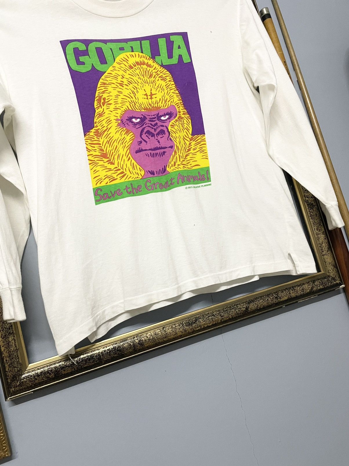 Japanese Brand Vintage 1990s ‘Gorrila’ Save The Great Animals Photo Tshirt Size US M / EU 48-50 / 2 - 4 Thumbnail