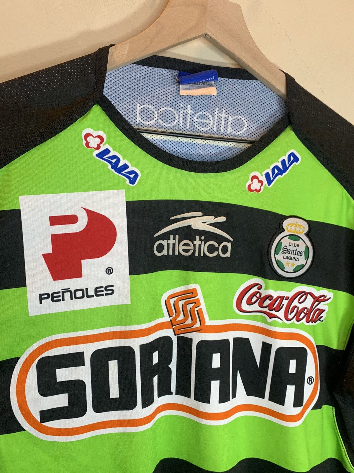 Atletica *RARE* Vintage Santos Laguna Club Atletica Futbol Jersey Size US L / EU 52-54 / 3 - 5 Thumbnail