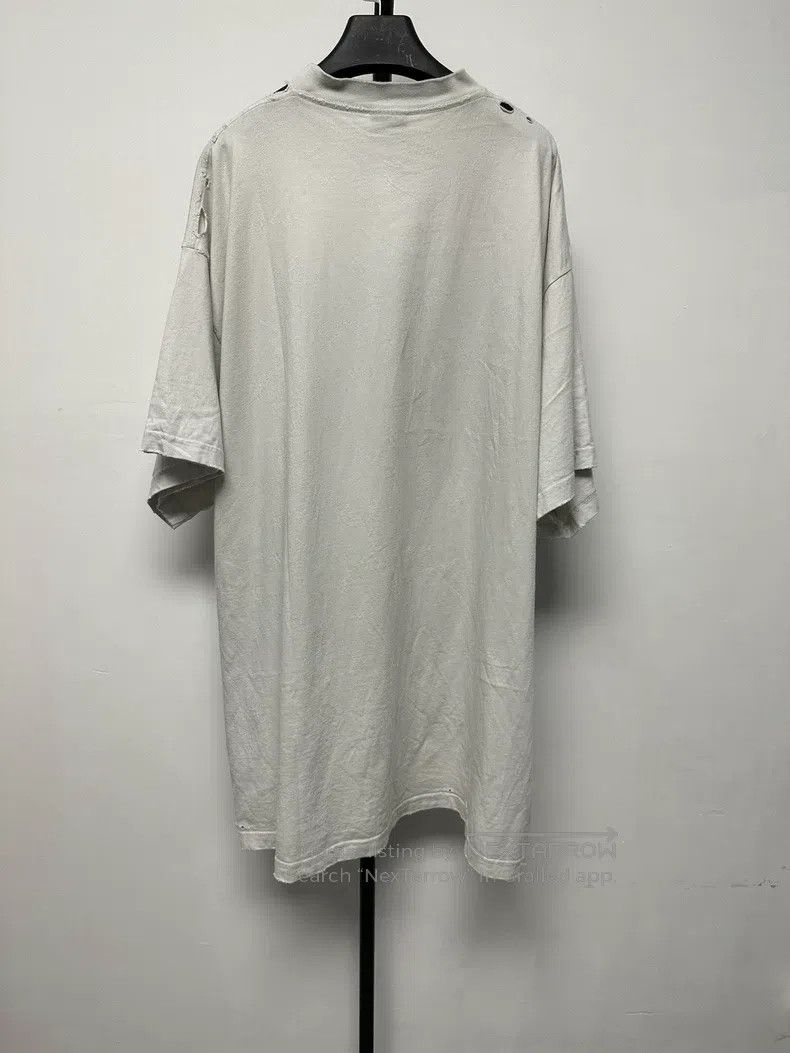 Balenciaga Balenciaga Printed Round Neck Short Sleeve T-Shirt White Size US XL / EU 56 / 4 - 2 Thumbnail