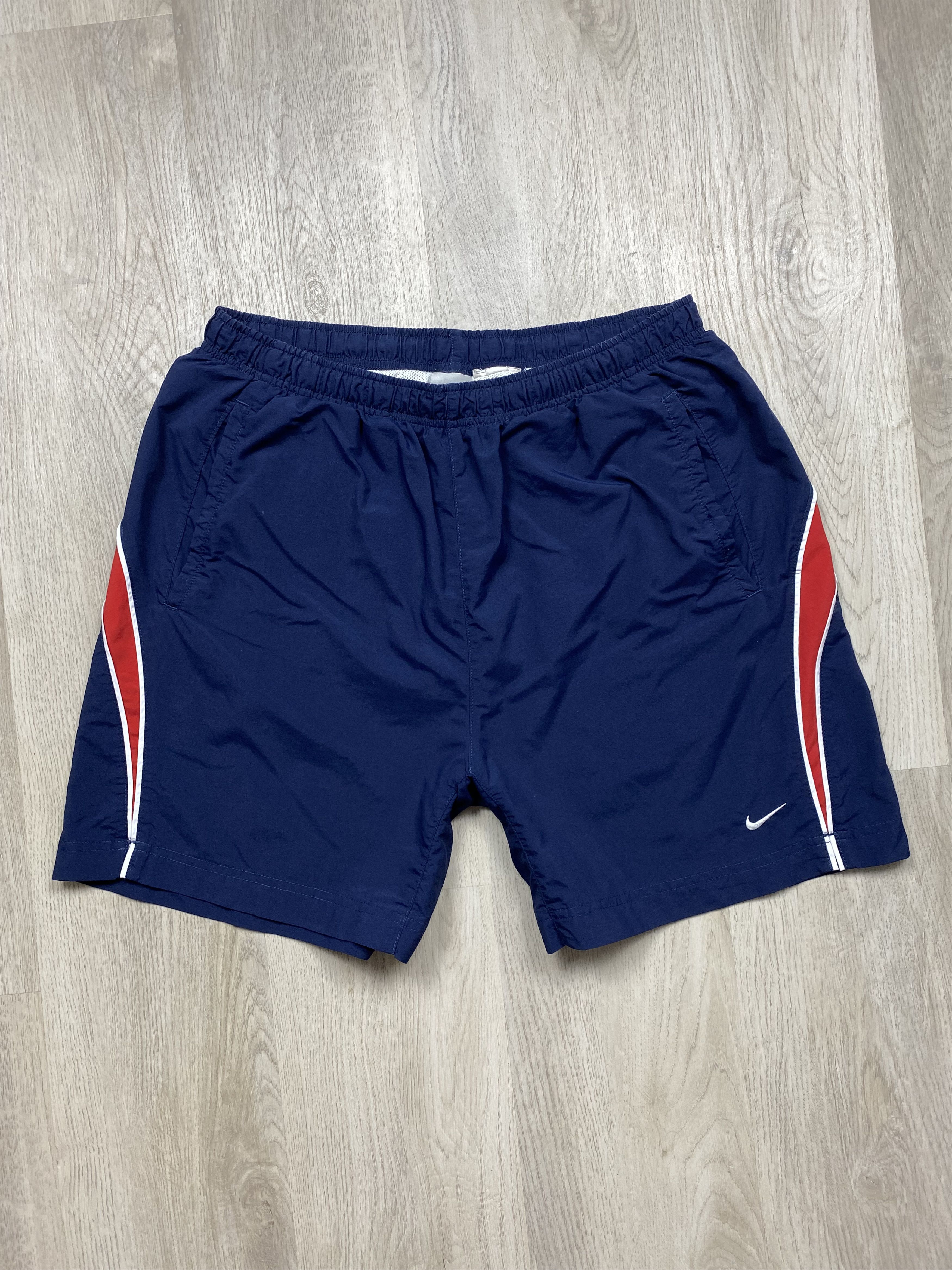 Nike Vintage Nike Mens Nylon Shorts Y2K Size US 36 / EU 52 - 1 Thumbnail