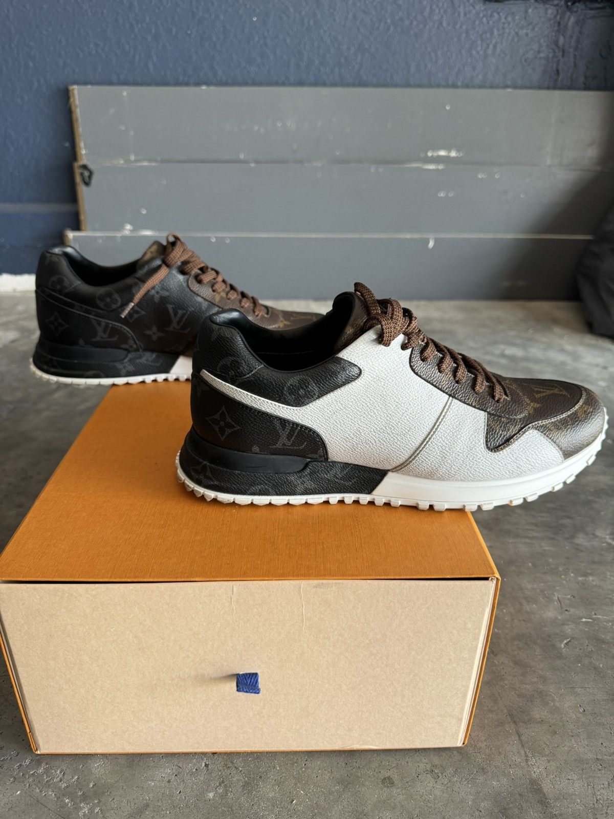 Louis Vuitton LOUIS VUITTON Run Away Sneakers Size US 9 / EU 42 - 2 Thumbnail