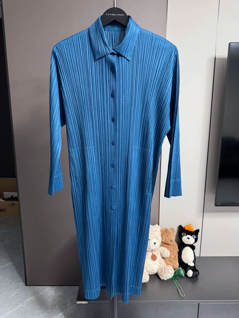 Issey Miyake Issey Miyake size:3 Blue pleated cardigan Size S / US 4 / IT 40 - 1 Thumbnail