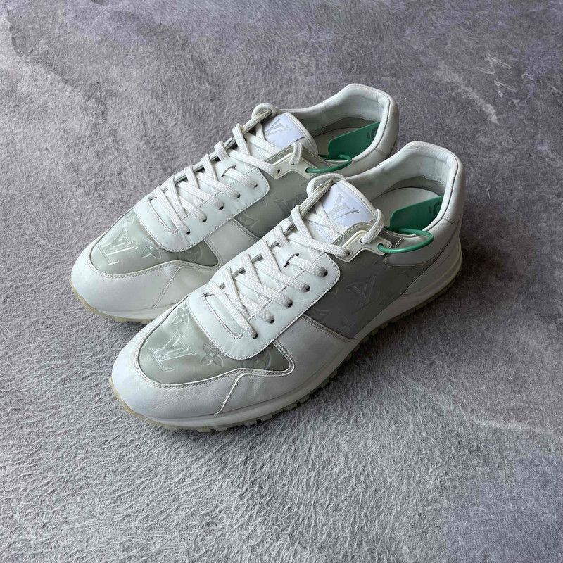 Louis Vuitton Louis Vuitton Run Away Logo Casual Sneakers for Men - Size US 9.5 / EU 42-43 - 1 Thumbnail