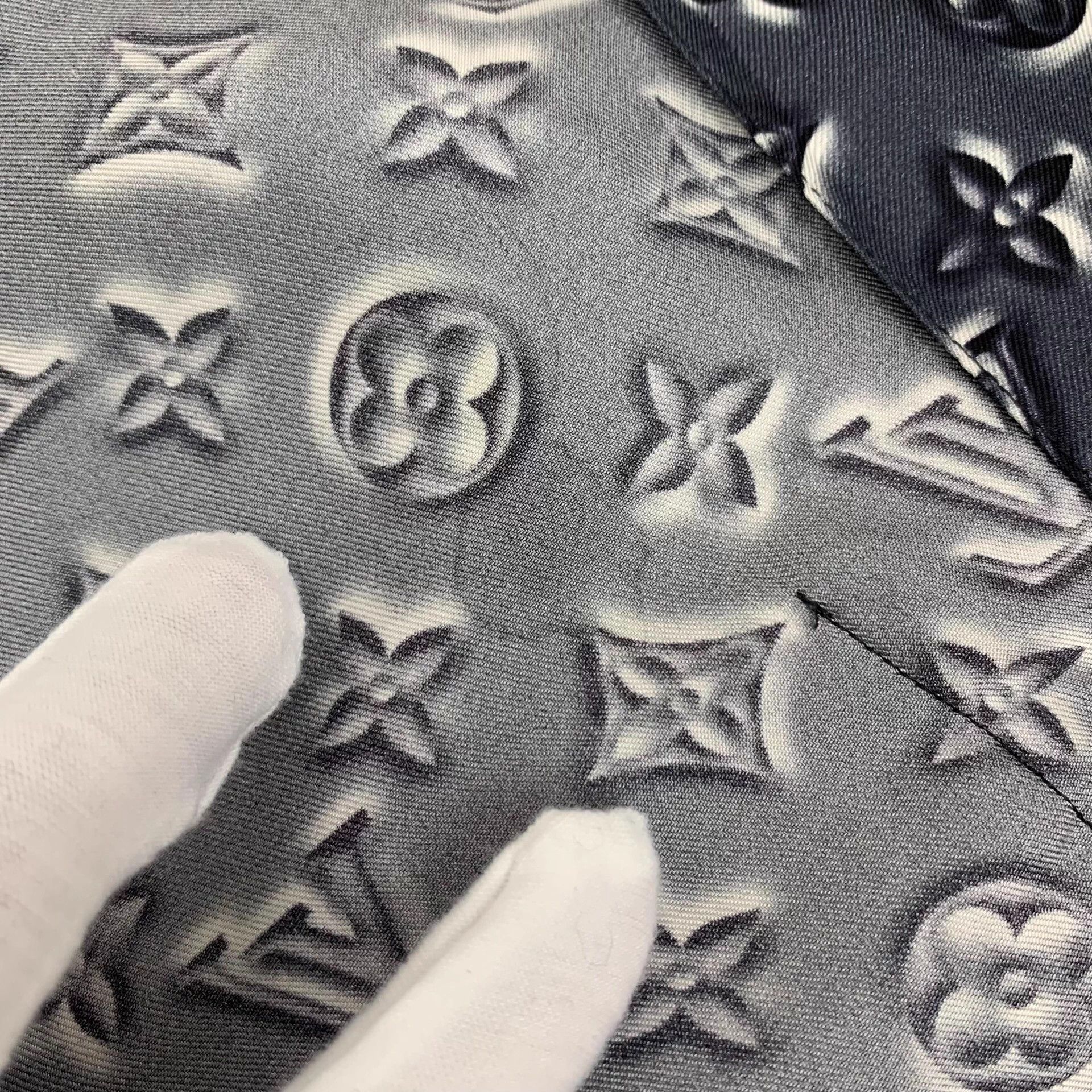 Louis Vuitton Louis Vuitton Monogram Silk Shirt XS Size US XS / EU 42 / 0 - 9 Thumbnail
