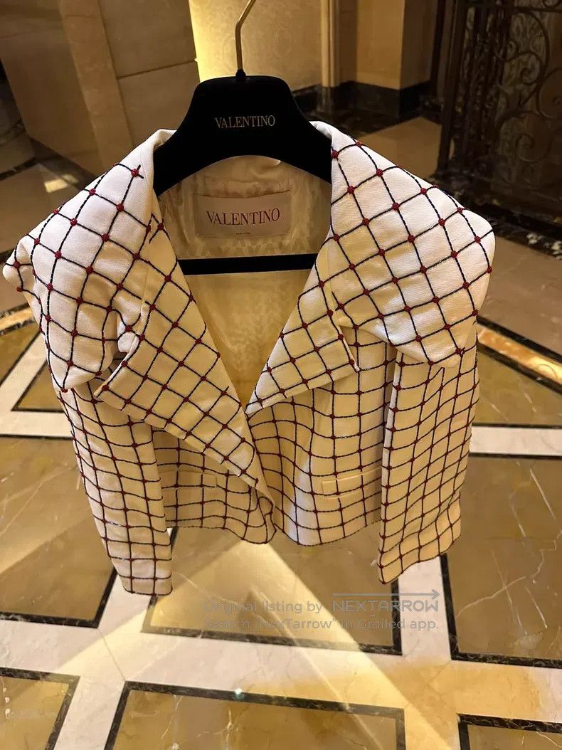 Valentino Valentino Limited edition jacket Pure handmade beaded embe Size XS / US 0-2 / IT 36-38 - 1 Thumbnail