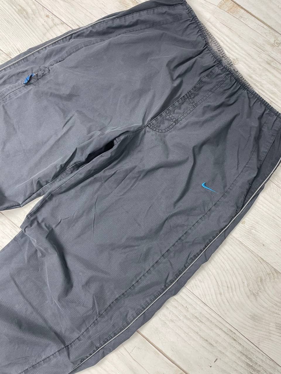Nike Vintage Nike Track Pants Nylon 00s Swoosh Big Logo Size US 32 / EU 48 - 5 Thumbnail