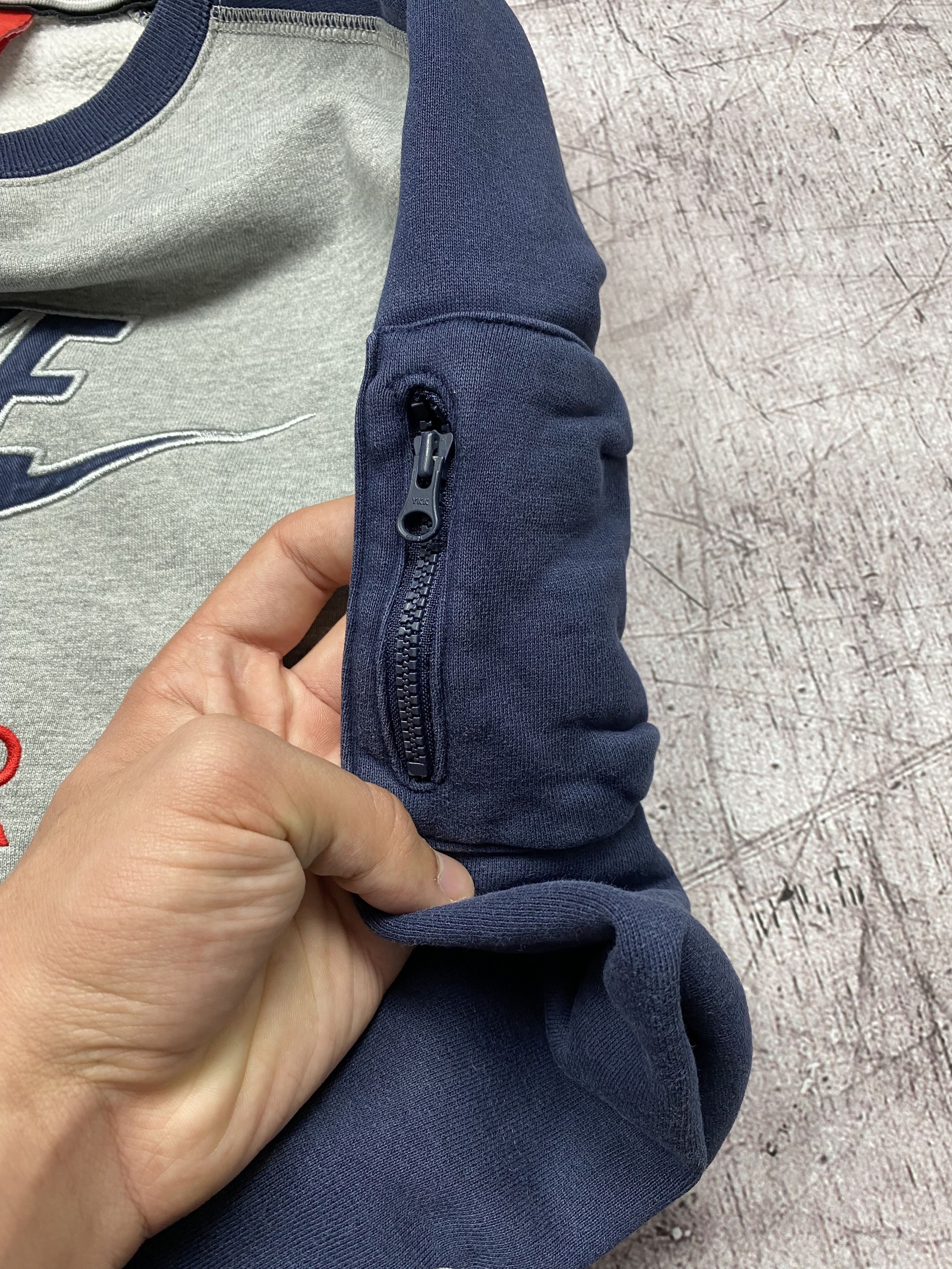 Nike × Vintage Nike Air Vintage Mens Big Logo Sweatshirt Size US L / EU 52-54 / 3 - 6 Thumbnail