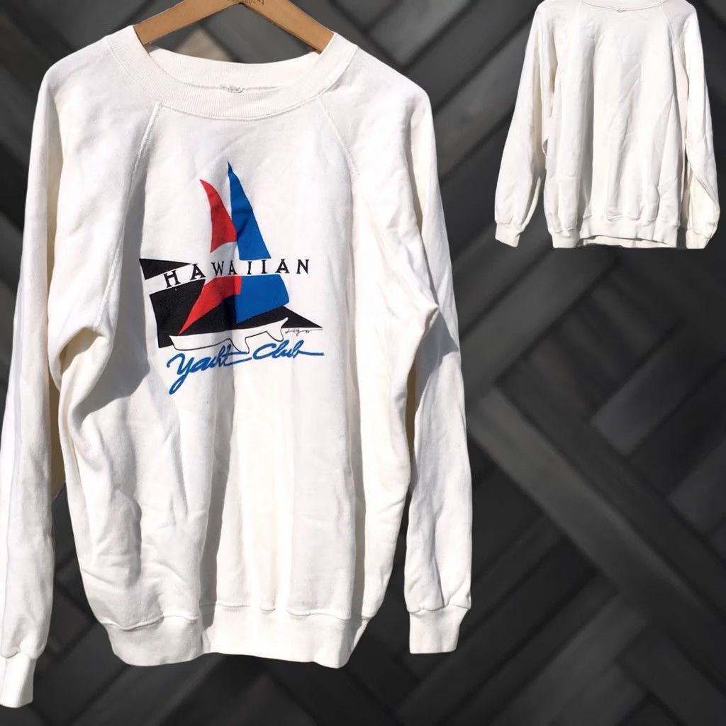 Vintage Vintage Hawaiian Yacht Club Graphic Sweatshirt Raglan 80s 1980s L XL White Mens Sweatshirt Holiday Yacht Club Graphics 1980s Mens L-XL Size US L / EU 52-54 / 3 - 1 Thumbnail