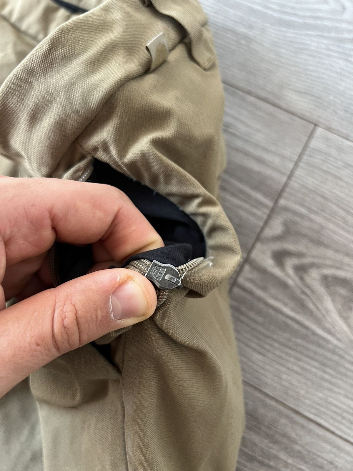 Lululemon Rare Lululemon Logo Straight Pro Reflective Selvage Pants Size US 38 / EU 54 - 22 Thumbnail