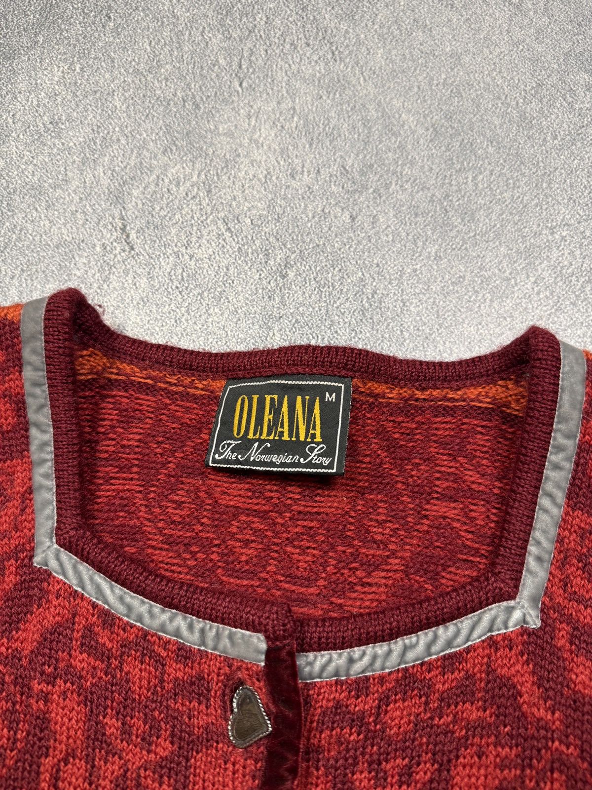 Aran Isles Knitwear Oleana Wool Sweater Made in Norway Size M / US 6-8 / IT 42-44 - 8 Thumbnail