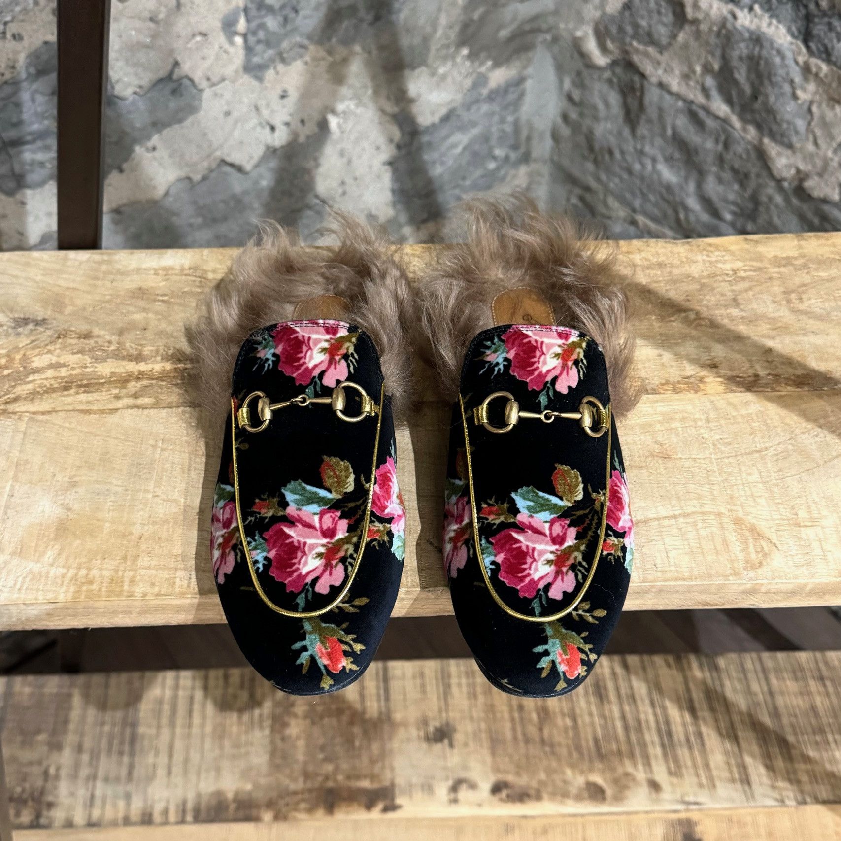 Gucci Gucci Black Velvet Floral Print Princetown Fur Lined Mules Size US 8 / IT 38 - 2 Thumbnail