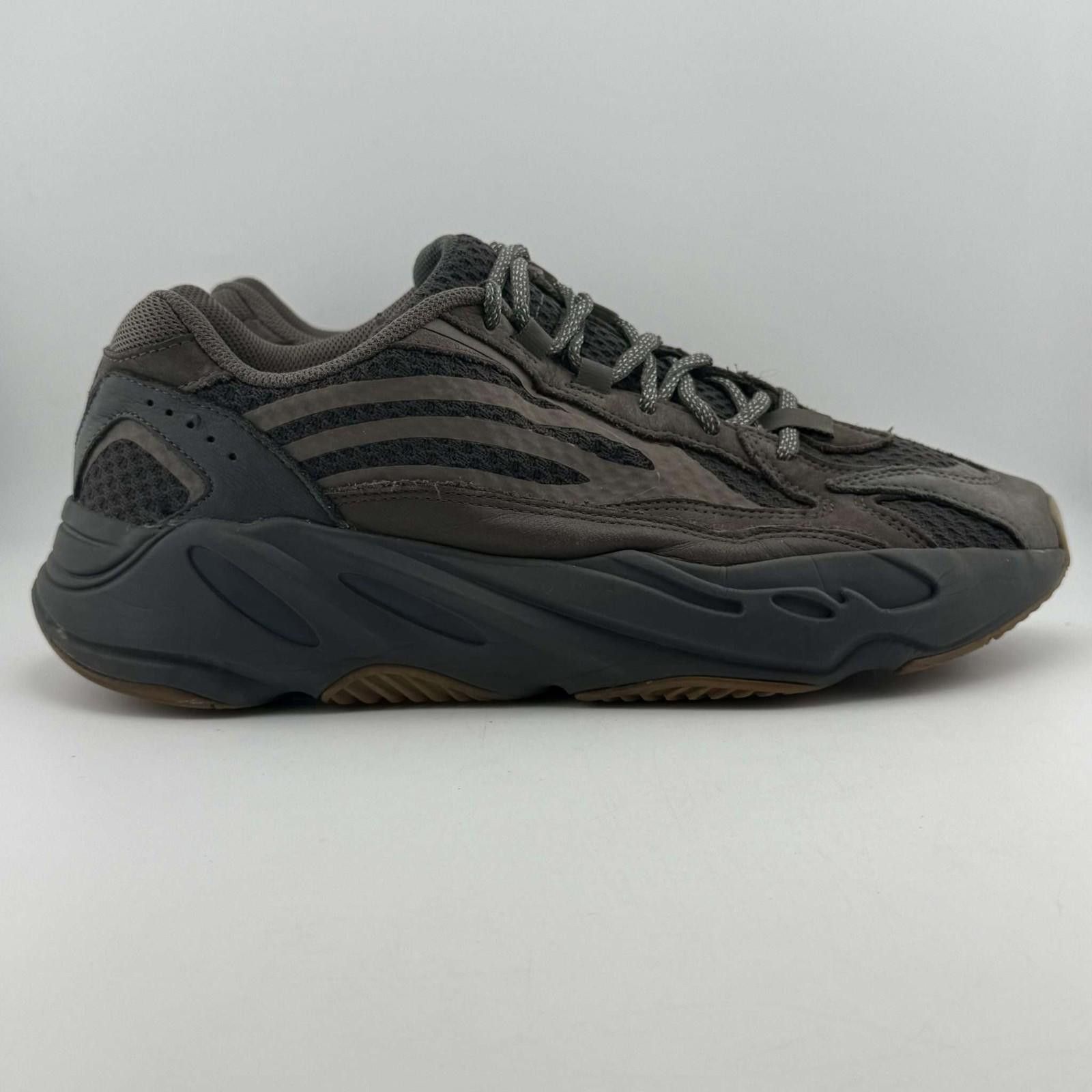 Adidas Adidas Yeezy 700 V2 Geode 9.5 Used No Box Size US 9.5 / EU 42-43 - 3 Thumbnail