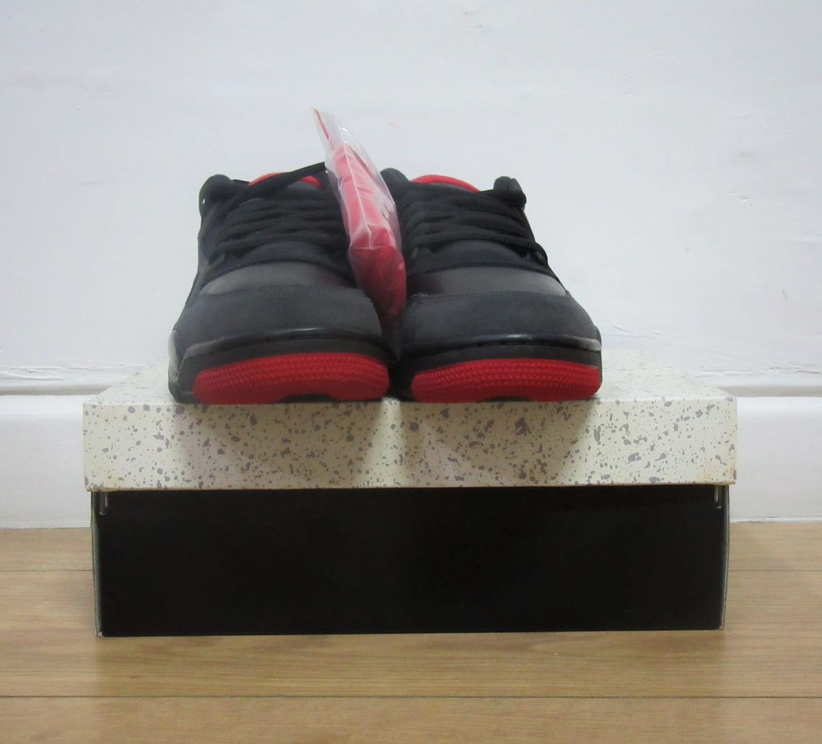 Jordan Brand Air Jordan 4 RM Bred size EU 42.5-US 9 Size US 9 / EU 42 - 4 Thumbnail