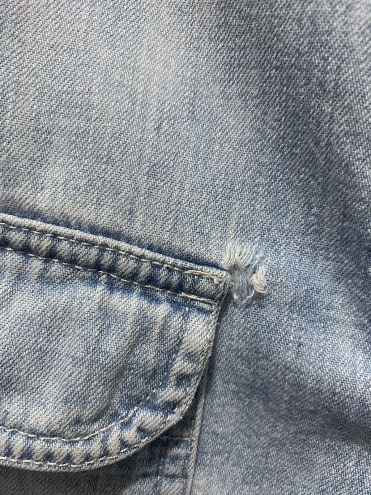 Levi's Vintage Levi’s Denim Sun Faded Shirt Large Size Size US L / EU 52-54 / 3 - 9 Thumbnail
