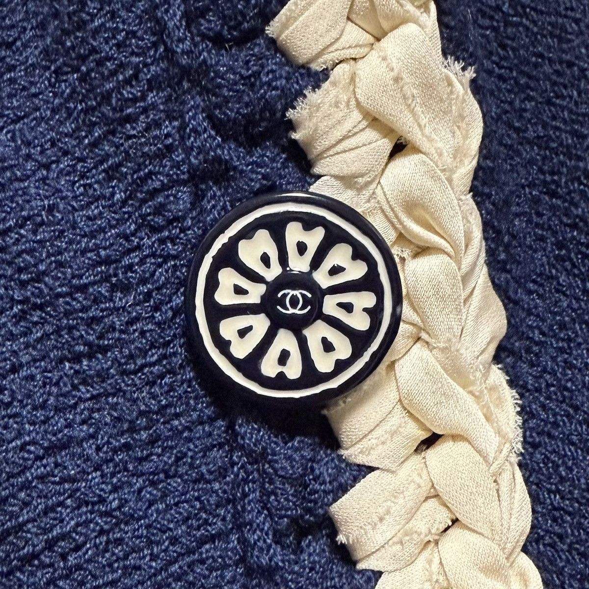 Chanel Authentic Chanel COCO button long sleeve knit sweater 38 Size XS / US 0-2 / IT 36-38 - 7 Thumbnail