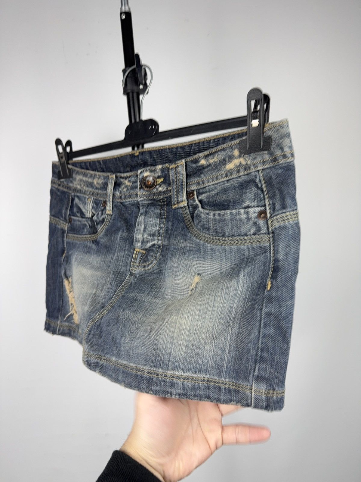 Benetton 00s Y2K Benetton Y2K Distressed Denim Mini Skirt Faded Wash Size 27" / US 4 / IT 40 - 3 Thumbnail