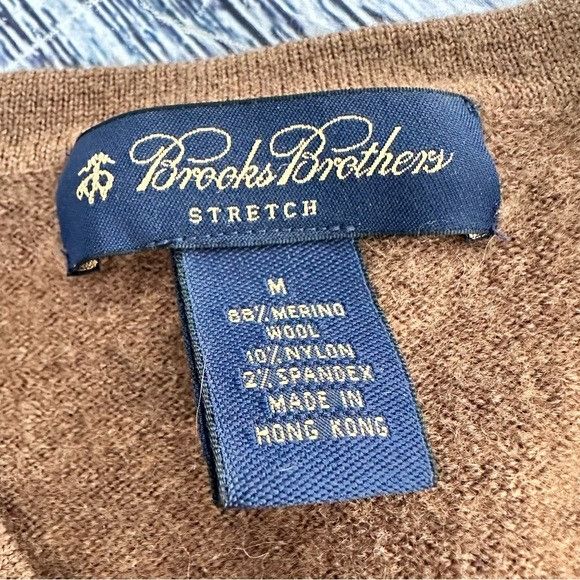 Brooks Brothers Brooks Brothers Tan V-Neck Merino Wool Sweater Size M / US 6-8 / IT 42-44 - 4 Thumbnail