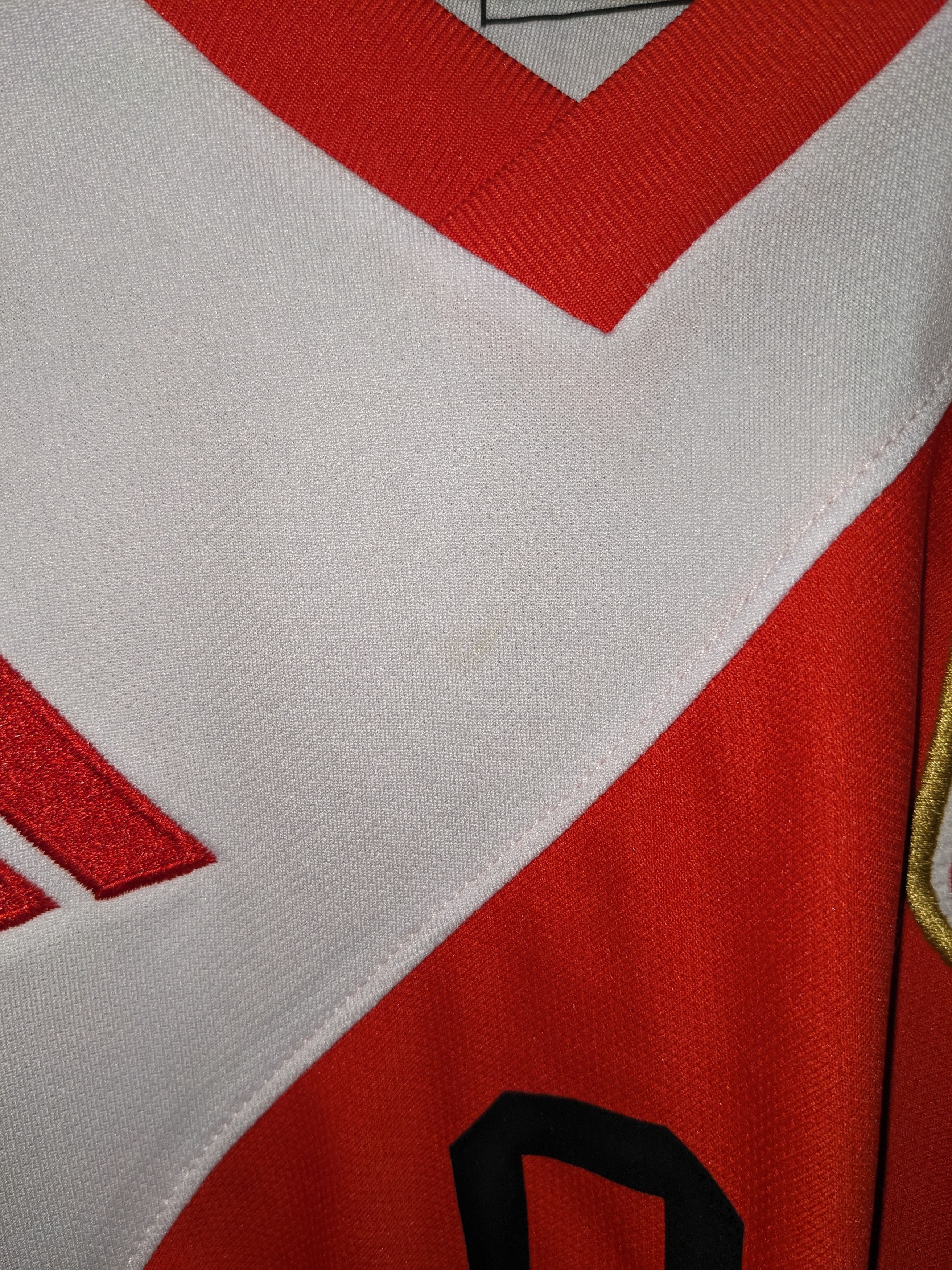 Vintage Adidas George #9 FPF Peru Home Red White Medium Jersey Size US M / EU 48-50 / 2 - 12 Thumbnail