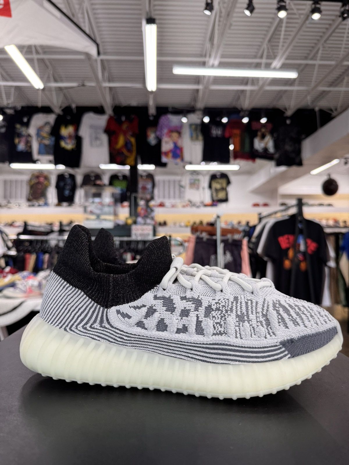 Yeezy Yeezy 350 V2 CMPCT Slate Panda Size 9 (2023) Size US 9 / EU 42 - 6 Thumbnail