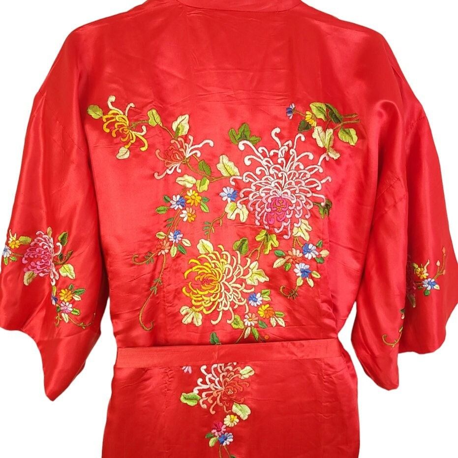 Asian Silk Kimono Robe Vintage Embroidered Flowers Floral