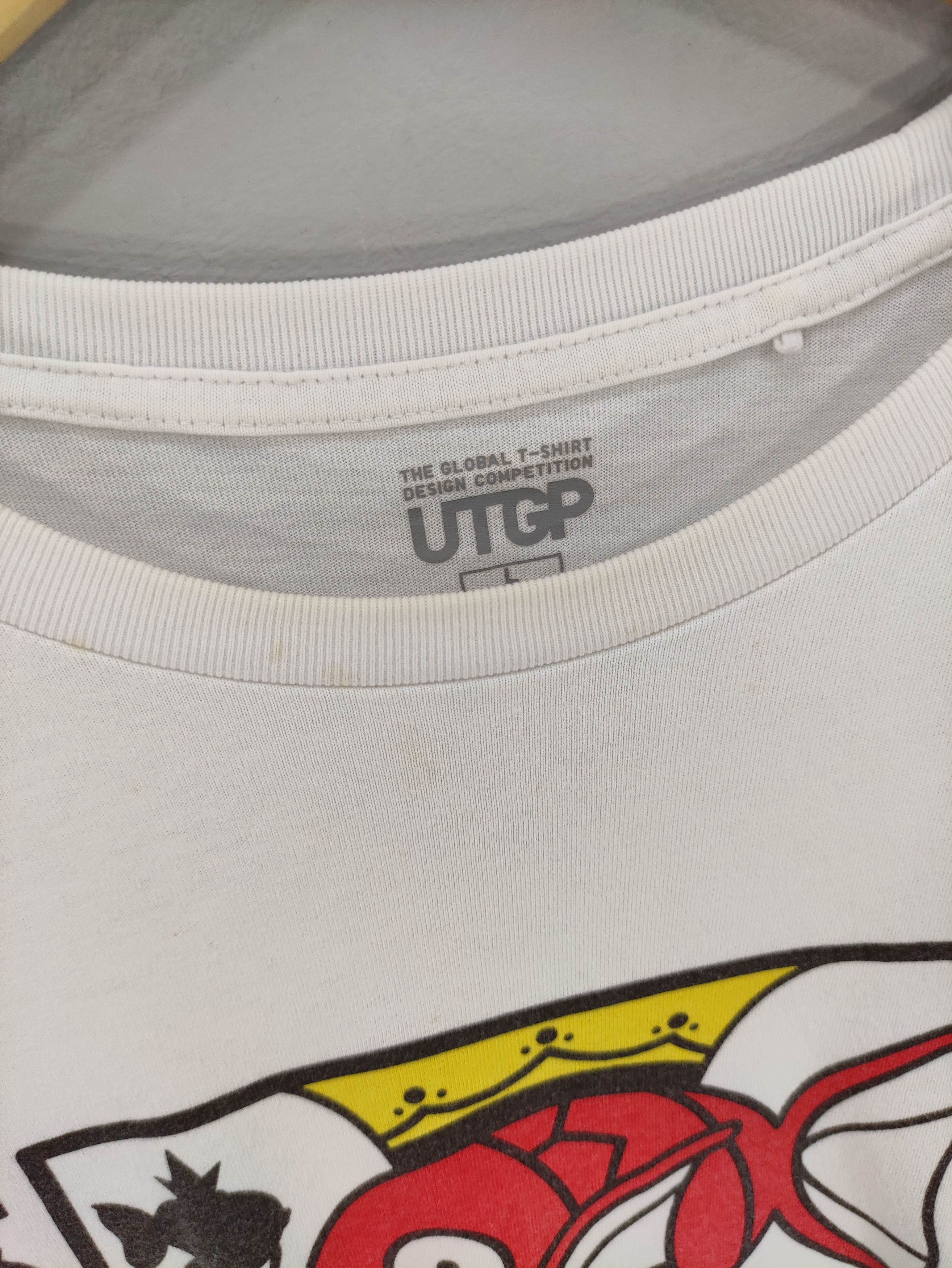 Uniqlo Vintage Utgp Uniqlo Graphic Big Logo Tee Tshirt Size US M / EU 48-50 / 2 - 4 Thumbnail