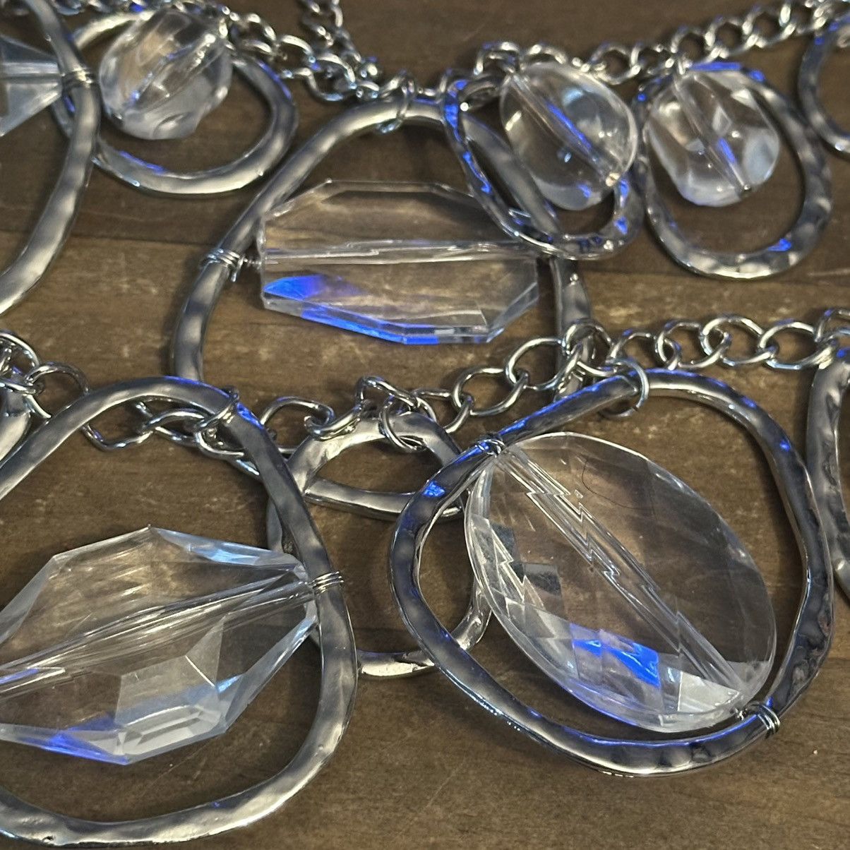 Other Chunky multi layered links and clear lucite bib necklace Size ONE SIZE - 3 Thumbnail
