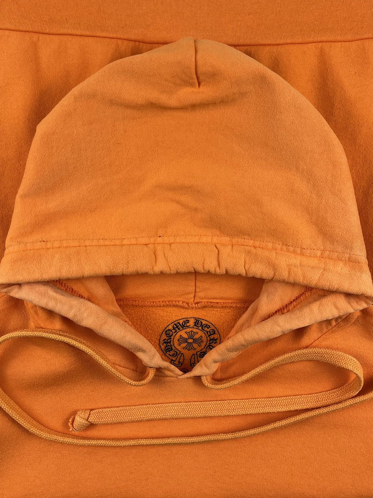 Chrome Hearts × Off-White 2018 Chrome Hearts Off White Scroll Logo Orange Hoodie Size US M / EU 48-50 / 2 - 3 Thumbnail