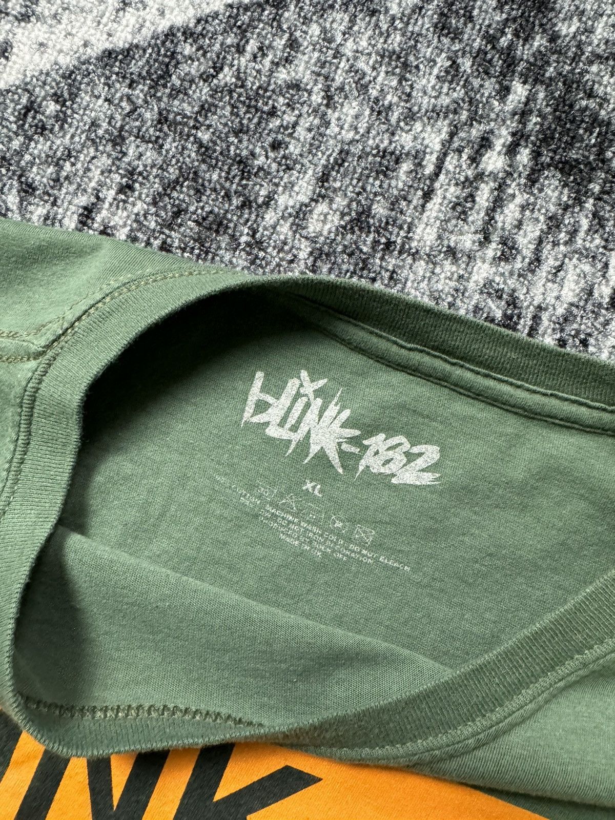 Band Tees Vintage Blink-182 Tee Shirt Big Logo Pop Punk Band Y2K 90s Size US XL / EU 56 / 4 - 6 Thumbnail