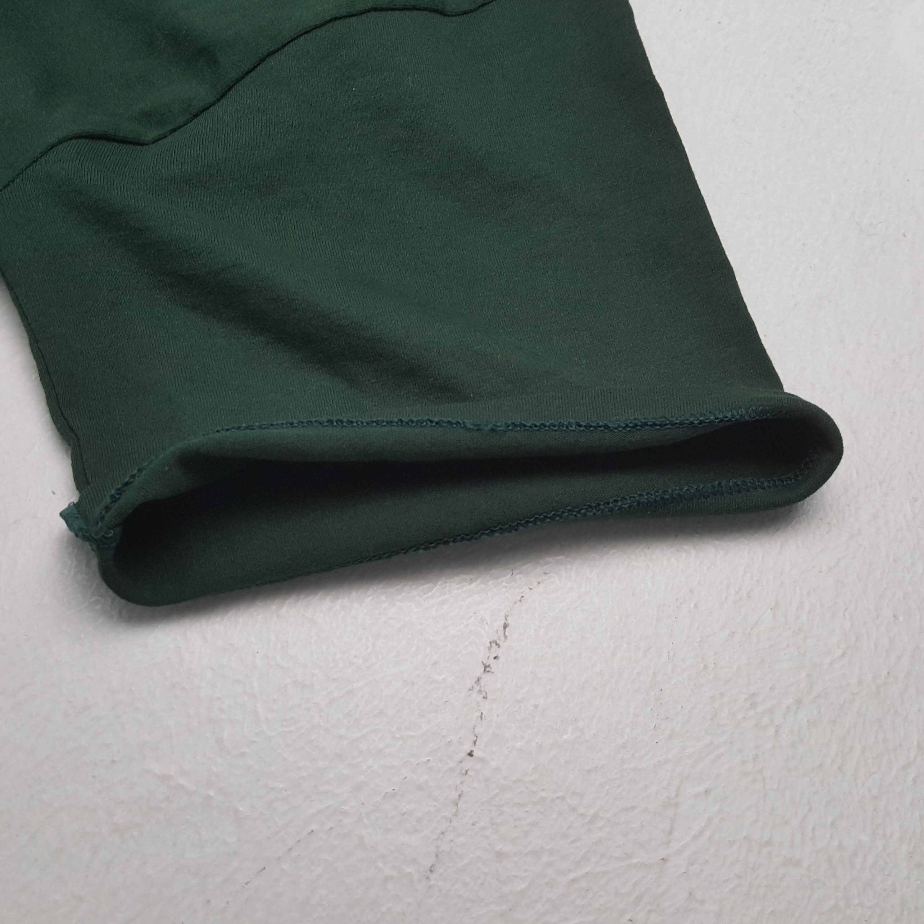 Calvin Klein Calvin Klein Fashion Brand Tshirt RR20 Size US L / EU 52-54 / 3 - 6 Thumbnail