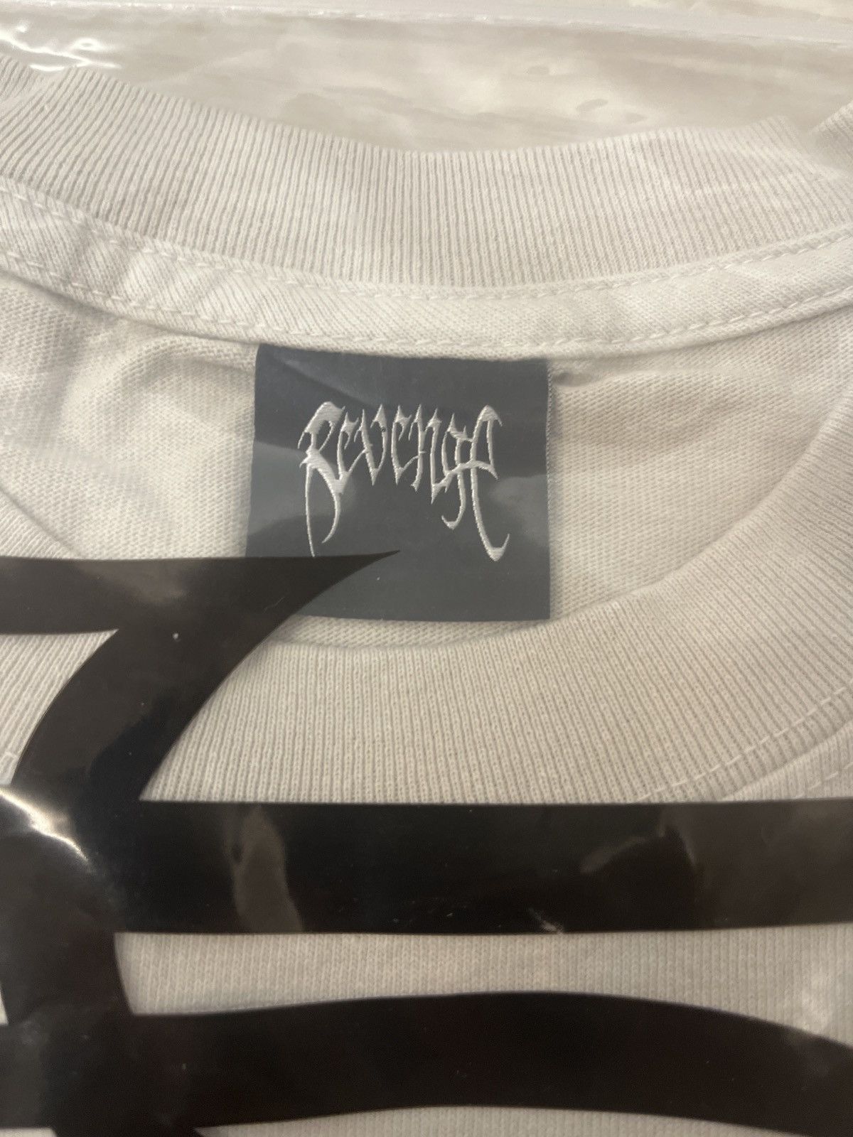 Revenge SPINE TEE CEMENT Size US L / EU 52-54 / 3 - 3 Thumbnail