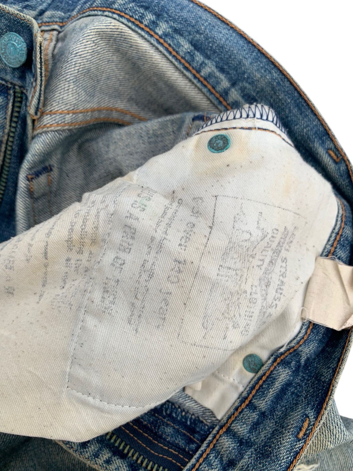 Levi's TRASHER💥VINTAGE LEVIS BIG E SELVEDGE DAMAGE DISTRESSED DENIM Size US 31 - 21 Thumbnail