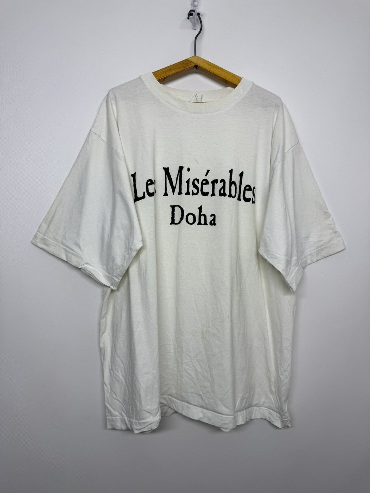 Vintage Vintage Les Miserable London T-Shirt 00’s Size US XXL / EU 58 / 5 - 4 Thumbnail