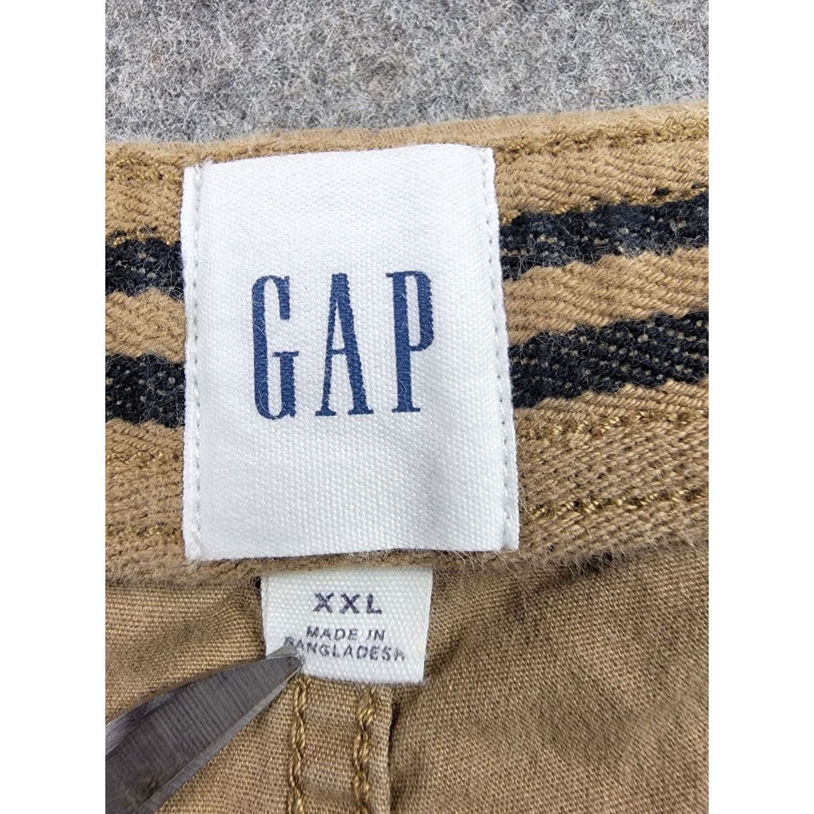 Gap Gap Shorts Mens 2XL Brown Tan Pull On Drawstring Waist Pockets 9'' Inseam Size US 39 - 6 Thumbnail