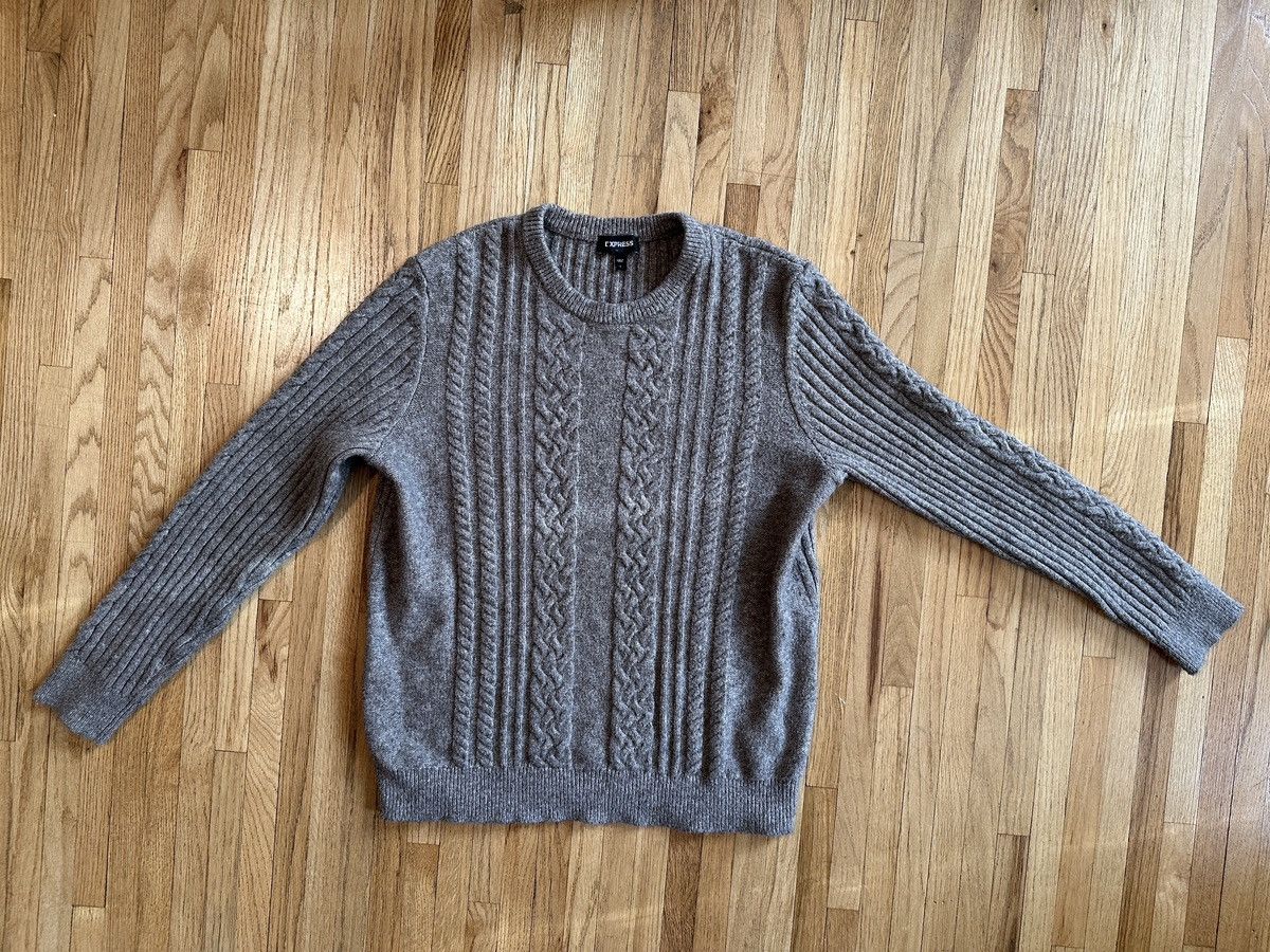 Express Cable Knit Sweater Gray Size Large Size US L / EU 52-54 / 3 - 1 Thumbnail