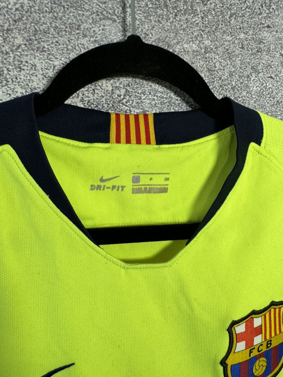 Nike Vintage FC Barcelona 2018/19 Away Nike Soccer Jersey Size US S / EU 44-46 / 1 - 8 Thumbnail