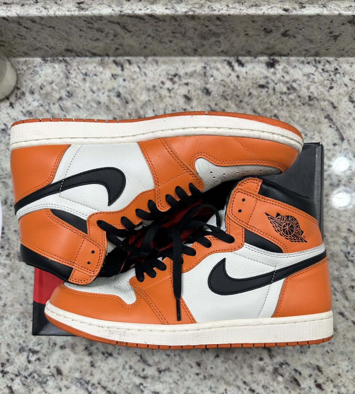 Jordan Brand Air Jordan 1 Retro High OG Reverse Shattered Backboard Size US 11 / EU 44 - 12 Thumbnail
