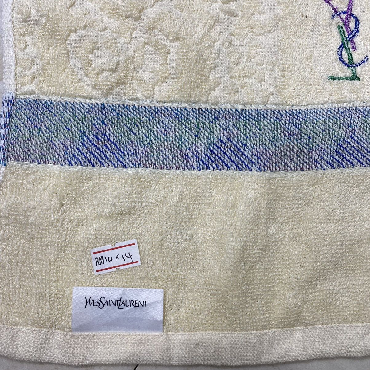 Yves Saint Laurent Handky Yves Saint Laurent / YSL Flower Handkerchief towel Size ONE SIZE - 4 Thumbnail