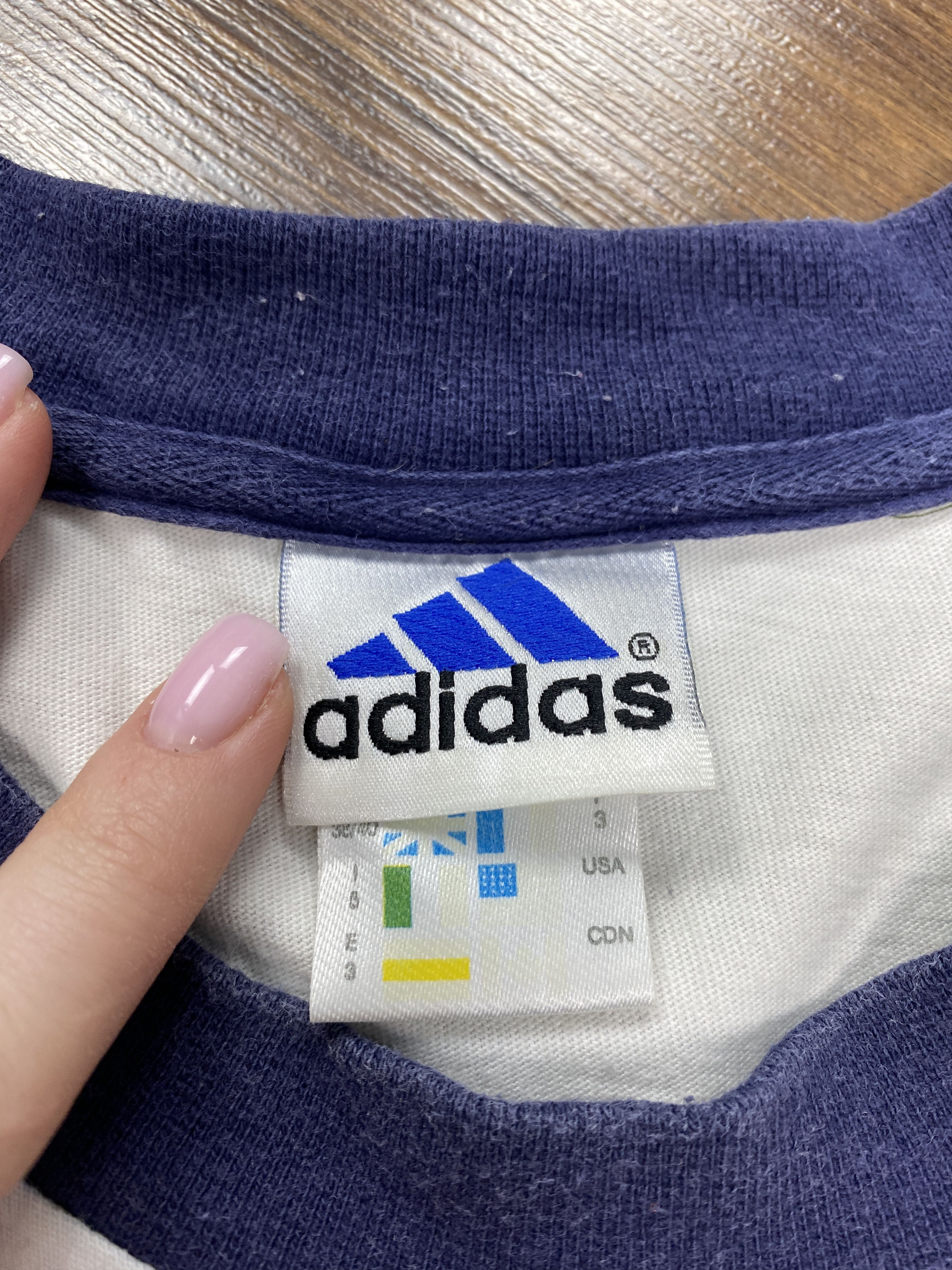 Adidas Adidas vintage small logo t-shirt Size US M / EU 48-50 / 2 - 4 Thumbnail