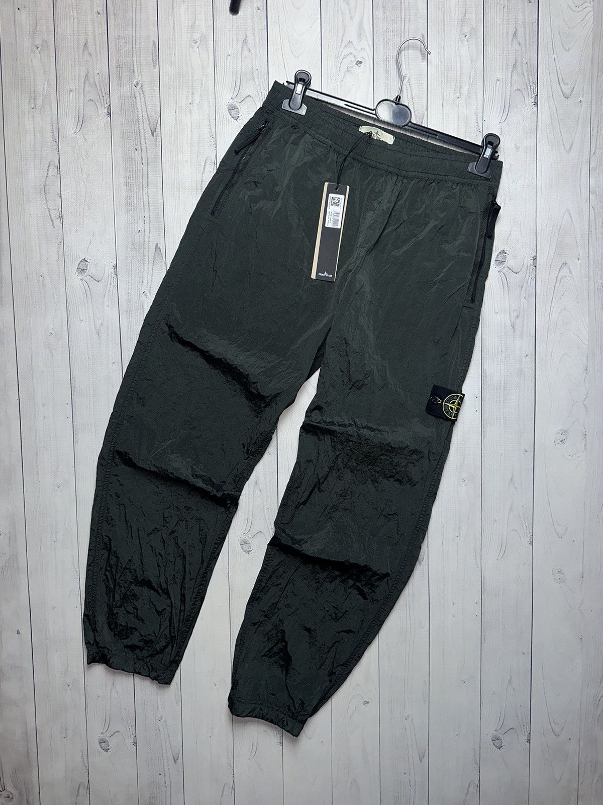 Stone Island × Vintage Stone island nylon metal green pants joggers size: 30;33 Size US 30 / EU 46 - 1 Thumbnail