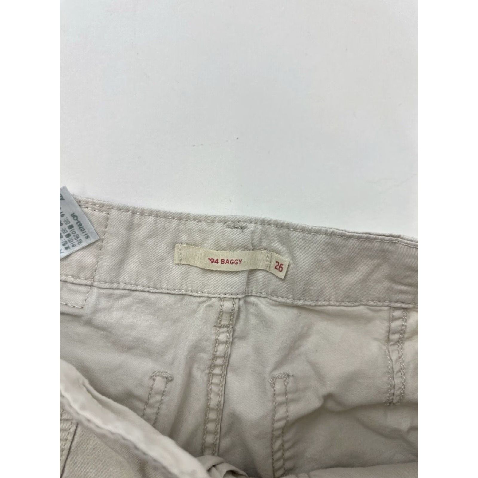 Levi's VINTAGE Levi's Khaki Jeans Women’s 26 Baggy Beige Medium Wash Size 26" / US 2 / IT 38 - 7 Thumbnail