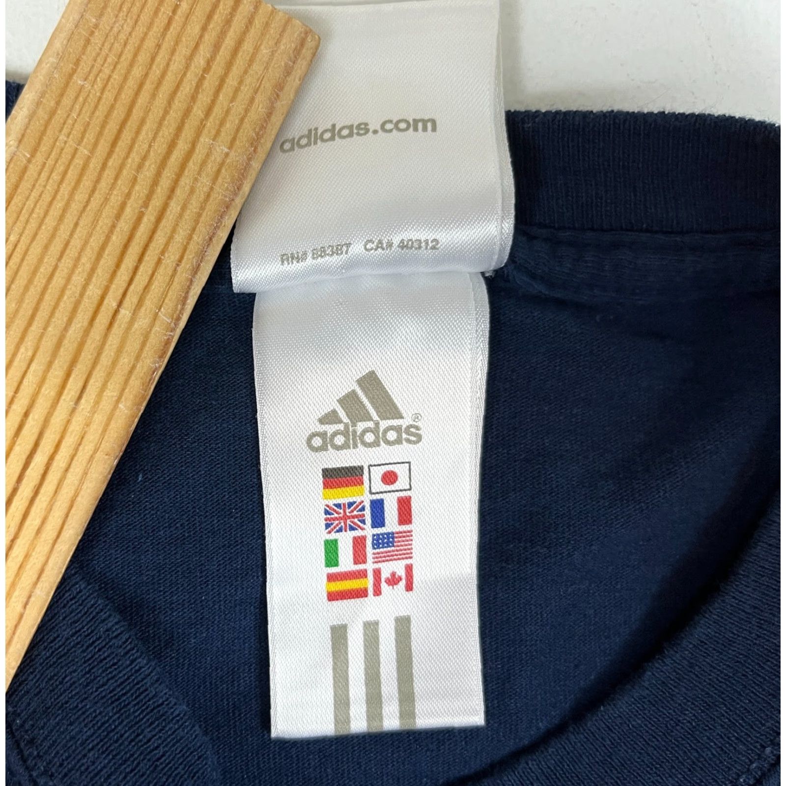 Adidas VINTAGE Adidas Notre Dame Fighting Irish Long Sleeve T-Shirt Mens L Blue Cotton Logo 2000s College Sports Graphic Print Shirt Size US L / EU 52-54 / 3 - 6 Thumbnail