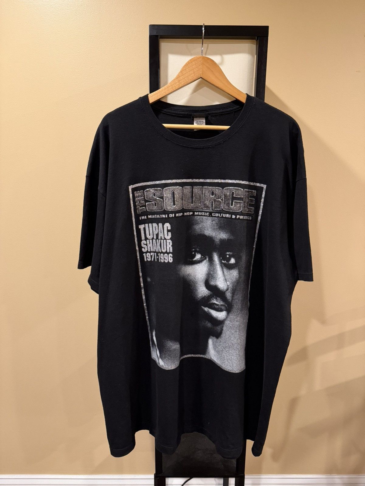 Vintage Vintage Tupac Big Face The Source Magazine Black Rap Tee Size US XXL / EU 58 / 5 - 4 Thumbnail