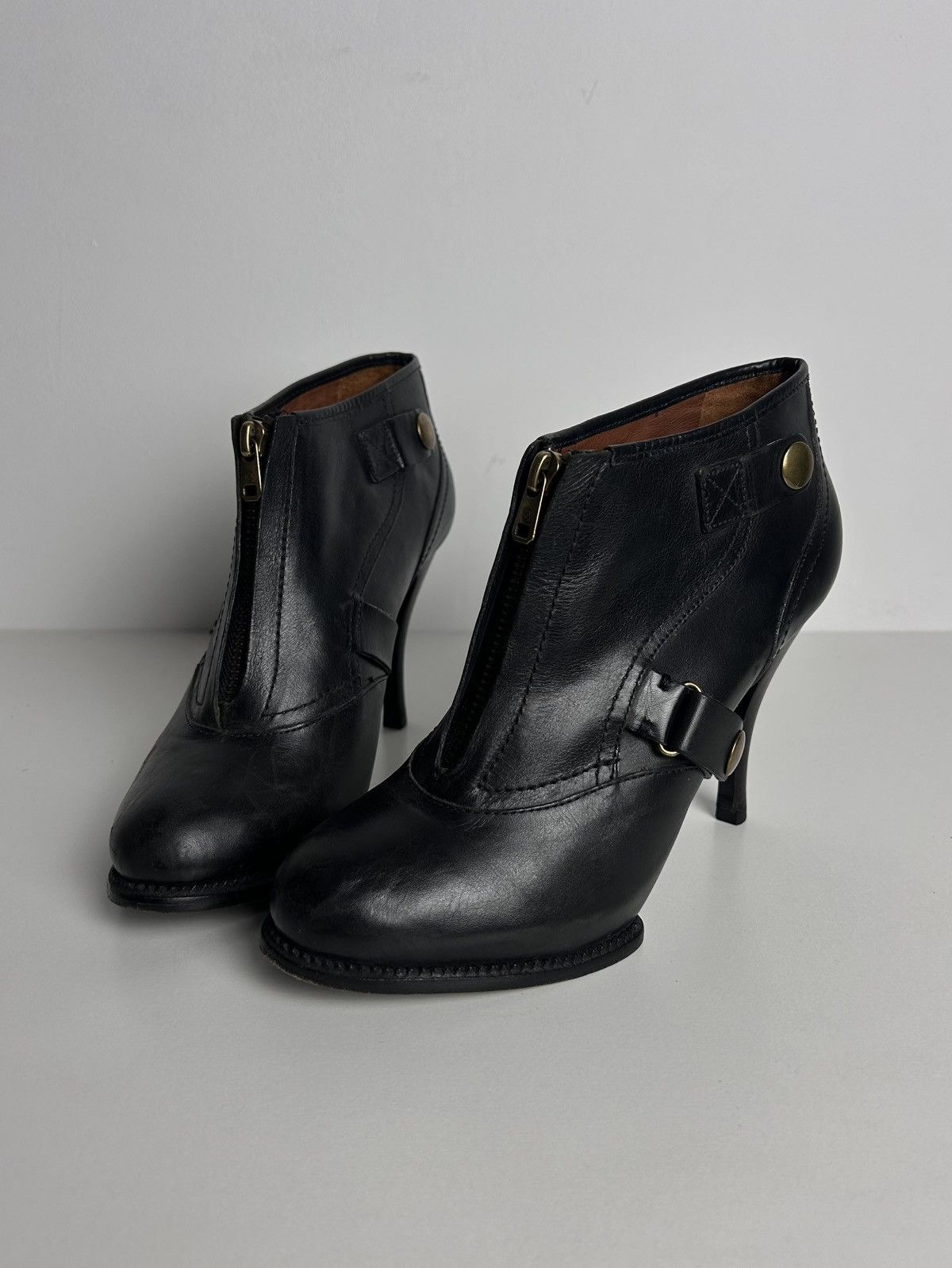 Alexander McQueen Alexander McQueen vintage leather ankle heeled boots Size US 8 / IT 38 - 4 Thumbnail