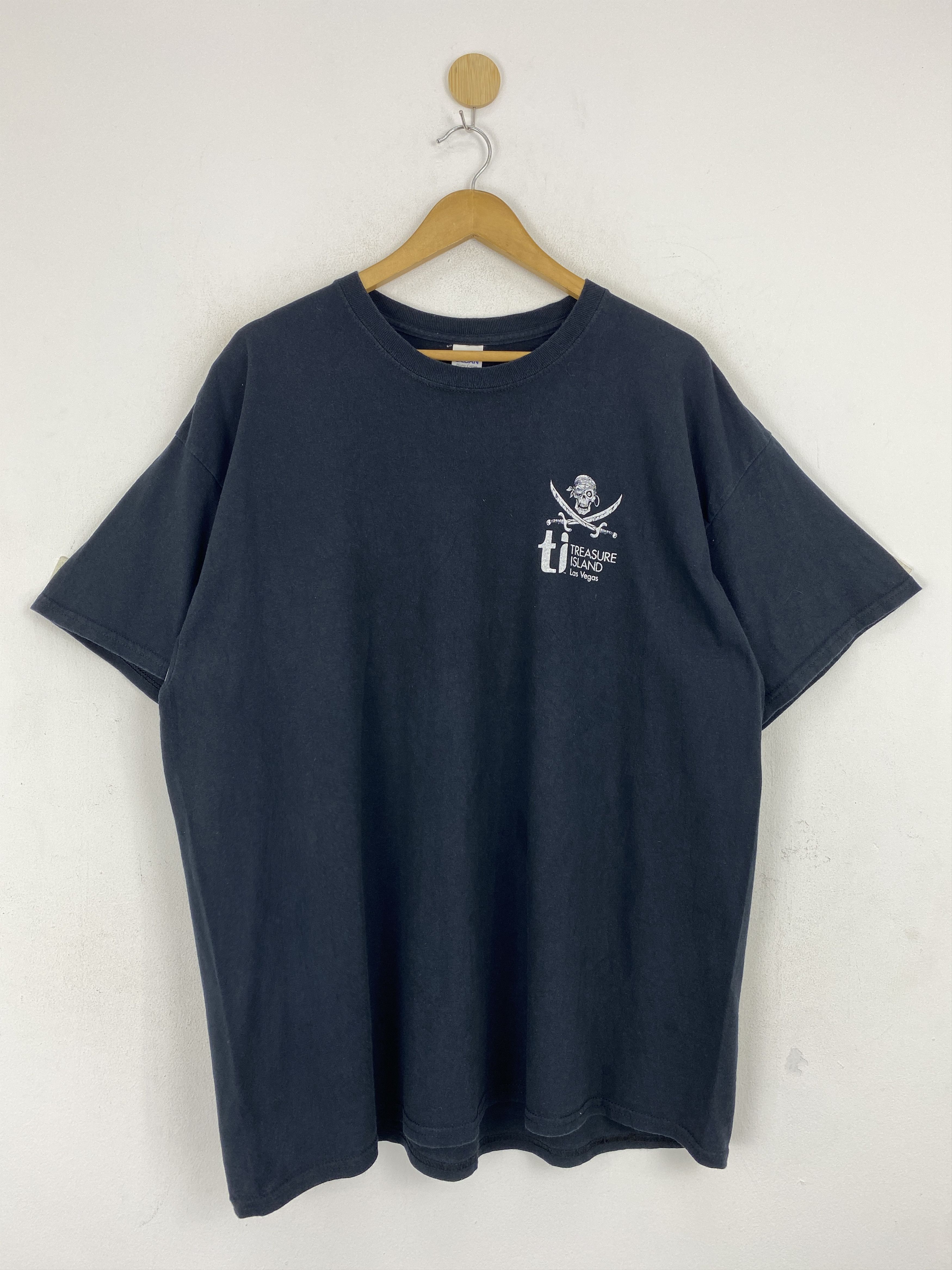Vintage Vintage Treasure Island Skulls Graphic Backhit Tee TA0677 Size US XXL / EU 58 / 5 - 3 Thumbnail