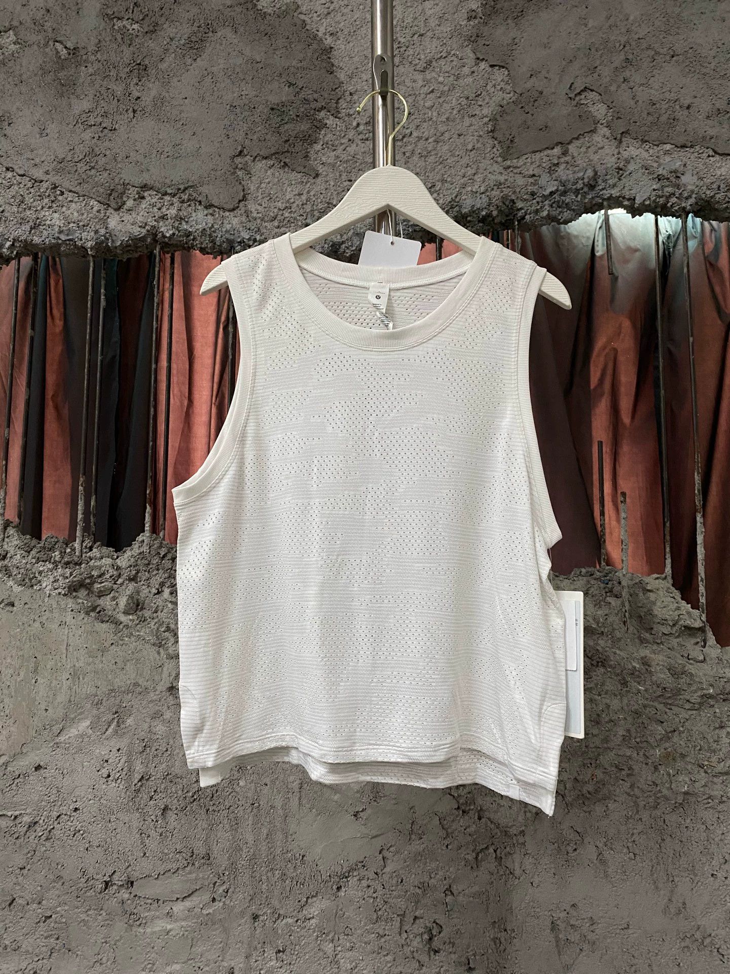 Lululemon lululemon NWT tank top US 6 Size M / US 6-8 / IT 42-44 - 1 Thumbnail