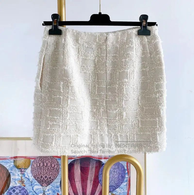 Chanel Chanel White Wool Midi Skirt . Size 23" - 1 Thumbnail