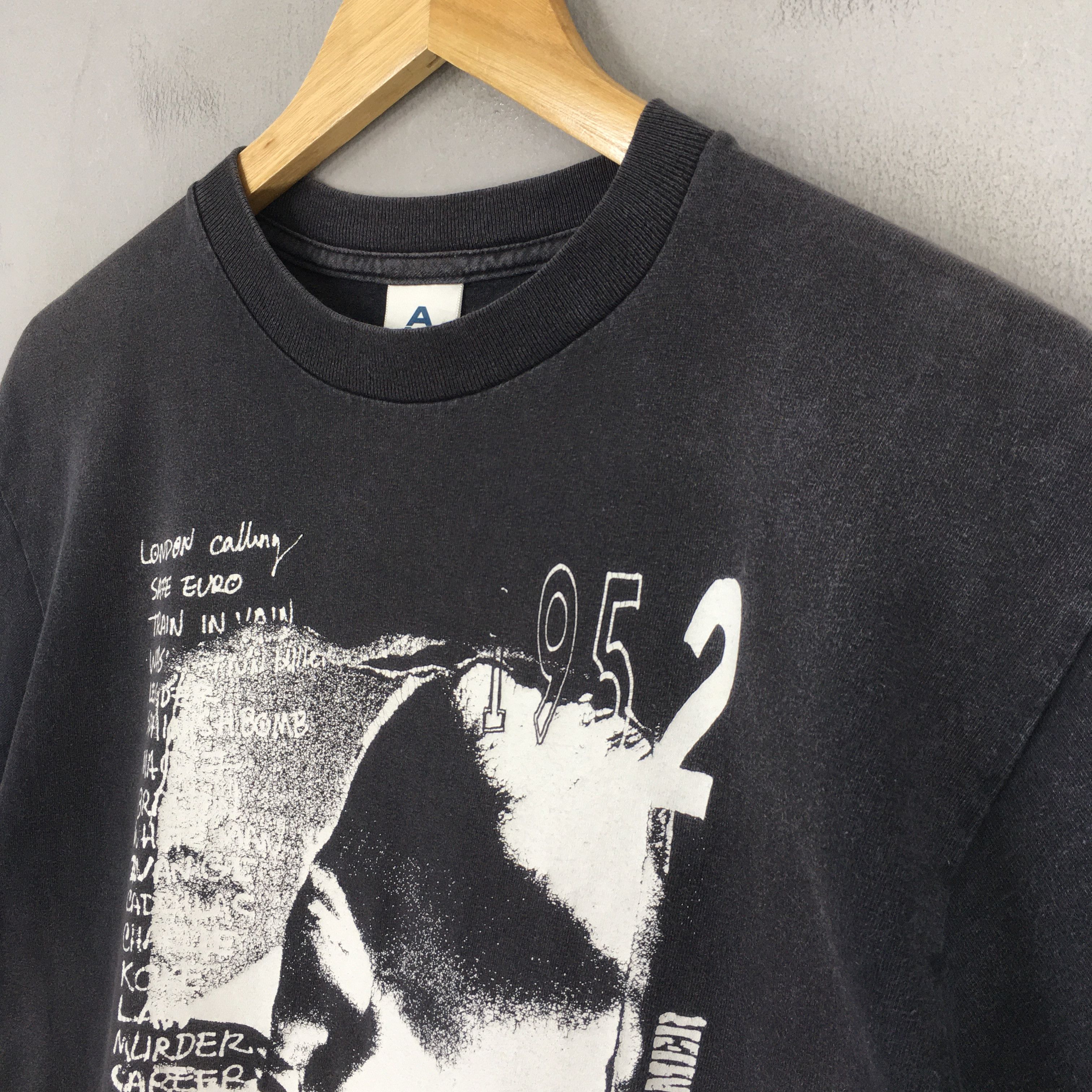 Band Tees × Vintage Vintage 80's Joe Strummer The Clash T shirt Medium Size US M / EU 48-50 / 2 - 3 Thumbnail