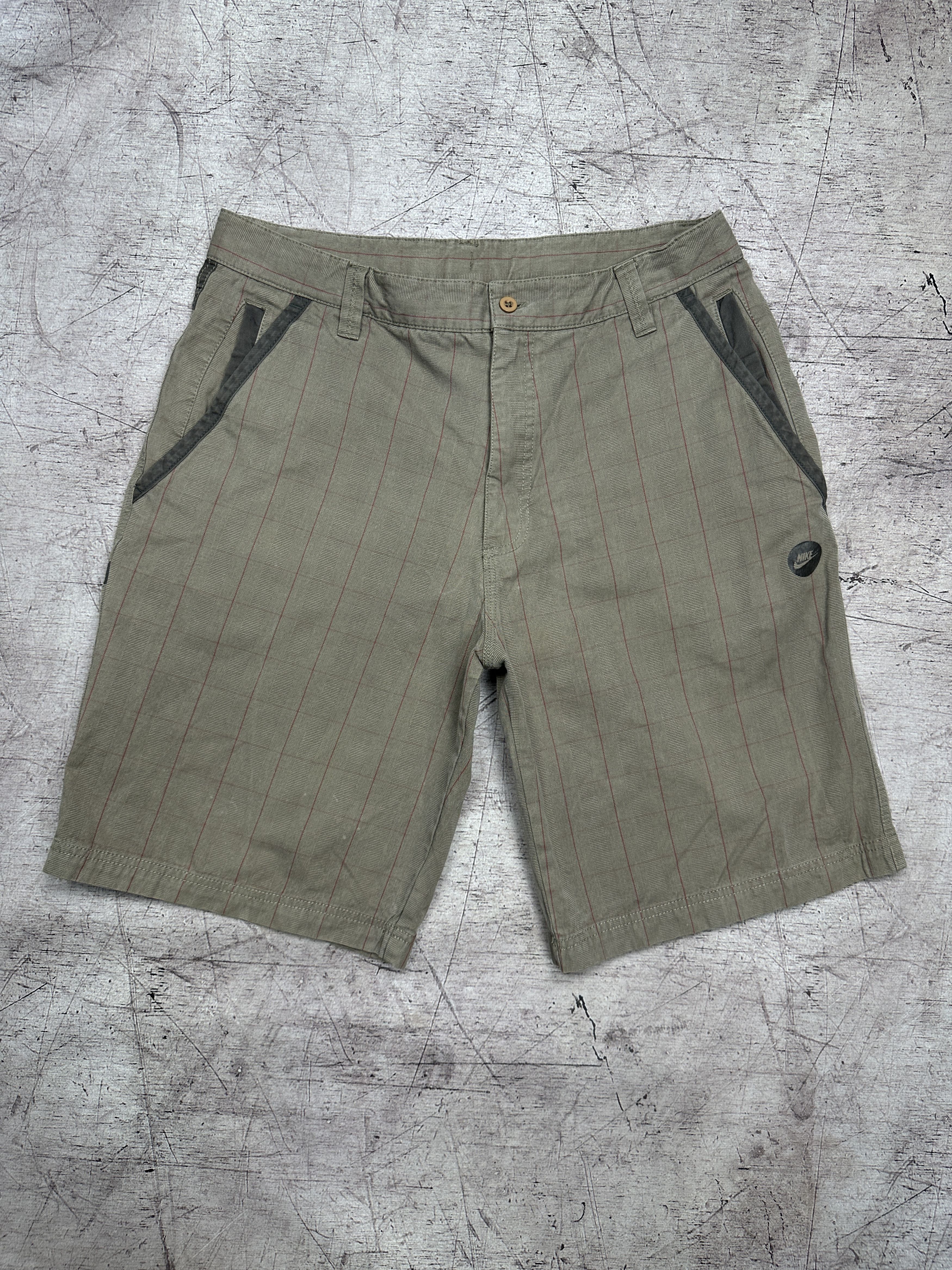 Nike Nike Vintage Mens Cotton Chino Shorts Size US 32 / EU 48 - 1 Thumbnail
