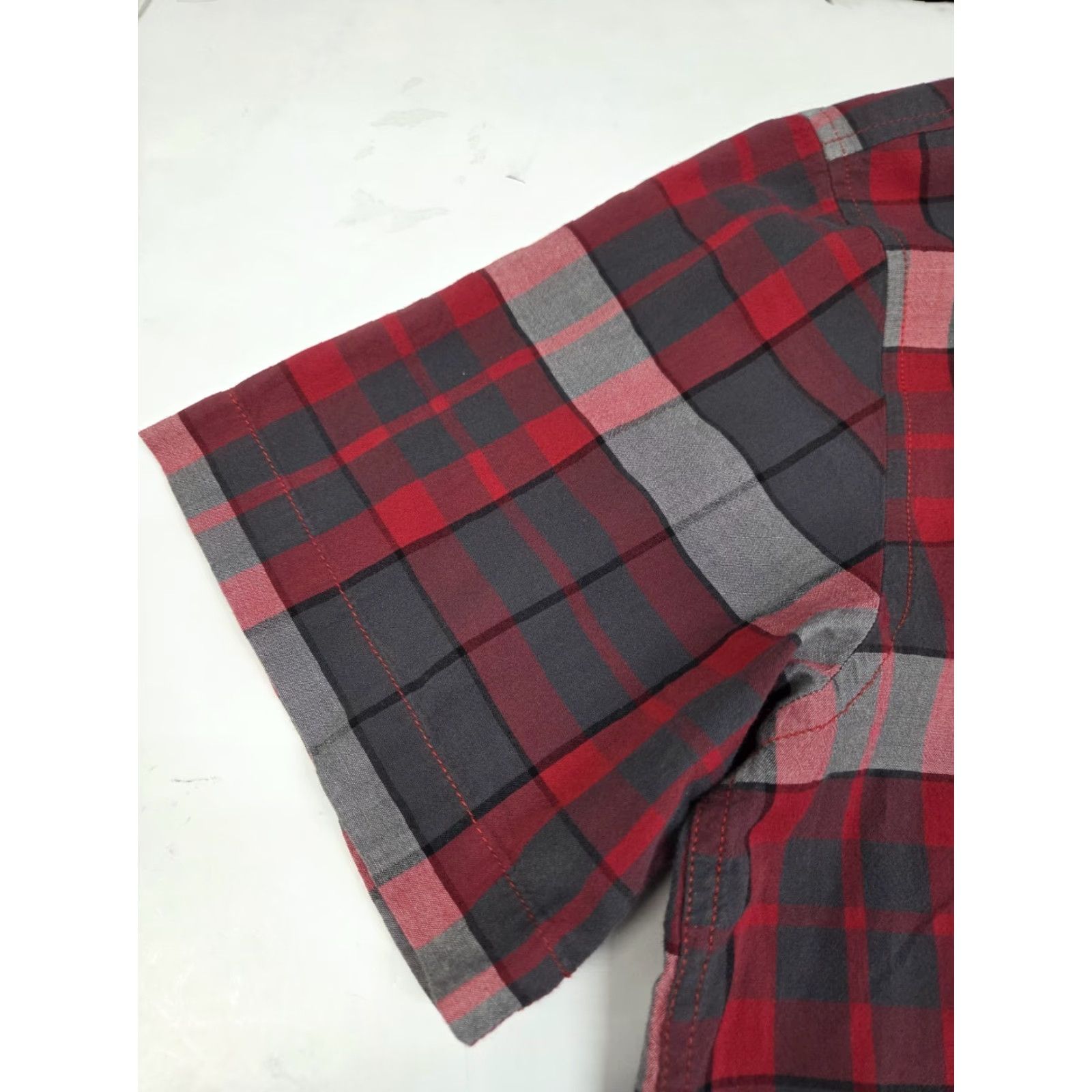 Vintage LRG Shirt Mens Short Sleeve Button-Up Red/Grey Plaid Size L 42in Chest Size US L / EU 52-54 / 3 - 7 Thumbnail
